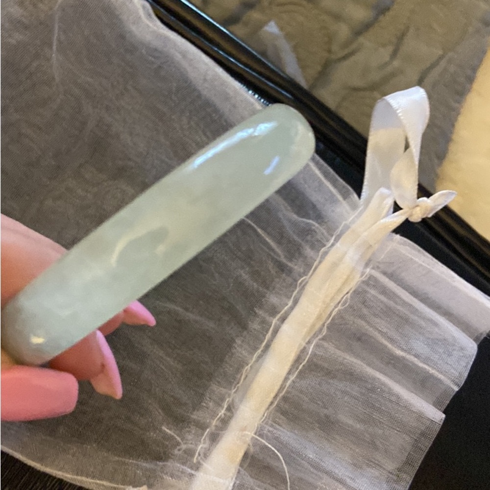 Authentic Jade - Picture 2 of 3
